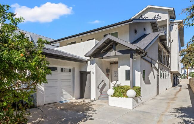 1147 West 37th Street