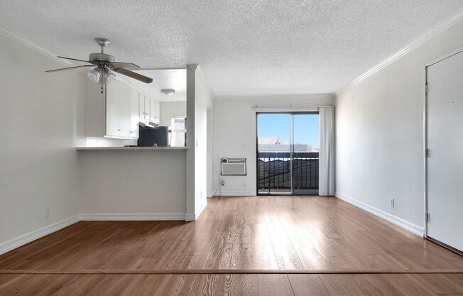 Studio, 1 bath, 600 sqft, $1,950, Unit Unit 210