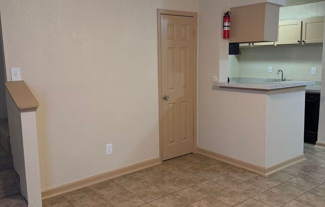 1 bed, 1 bath, 682 sqft, $905, Unit 314