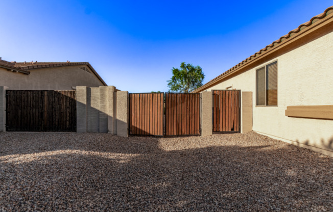 21574 E BONANZA CT