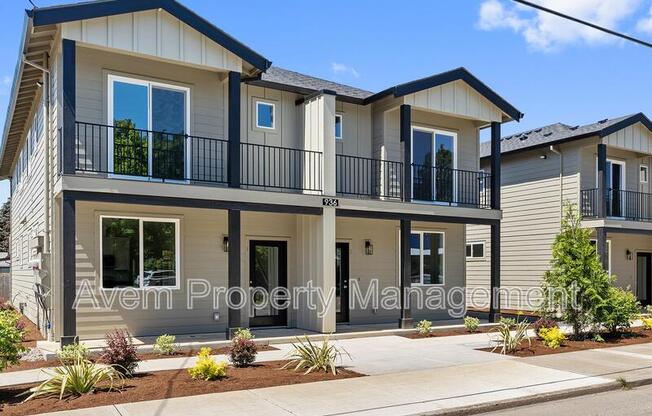 930 MOLALLA AVE