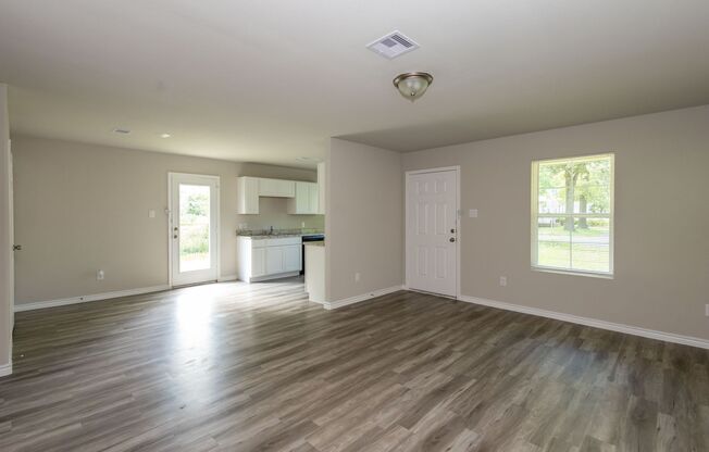 Move In Special - $40 app fee!!   3 Bed / 1 bath home in Beaumont! Move in ready!