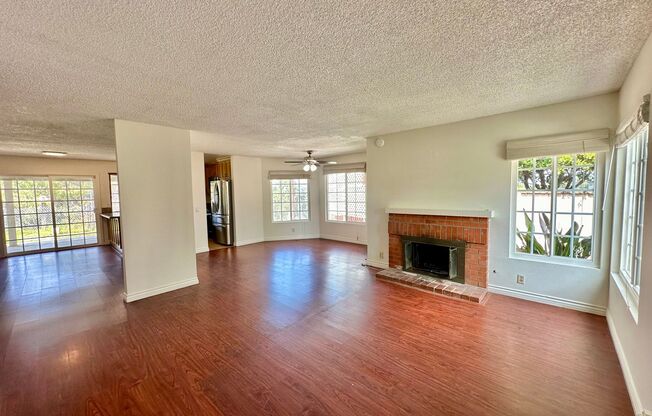 Stunning 4 Bd/ 2 Ba Home in Bay Terrace/Paradise Hills!