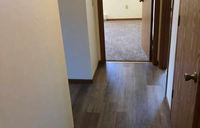 2 beds, 1 bath, 950 sqft, $950, Unit 3