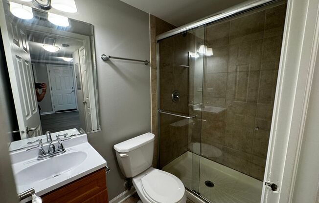 2 beds, 2 baths, $1,675, Unit 3217 #GDN