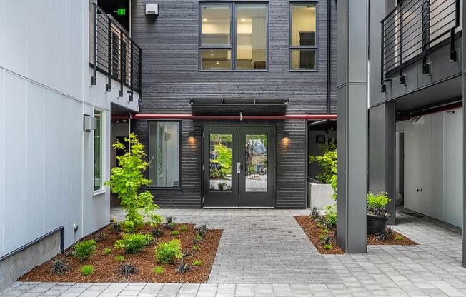 Studio, 1 bath, 250 sqft, $1,350, Unit 101