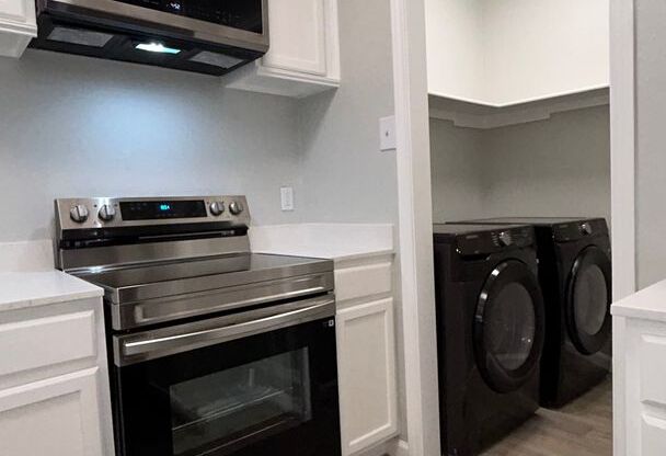 1 bed, 1 bath, $1,250, Unit #120