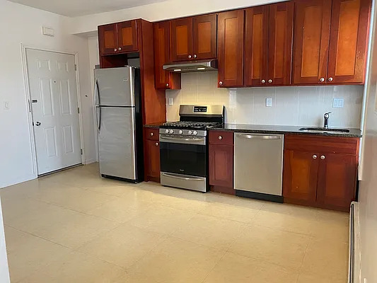 24 12 35 ST
