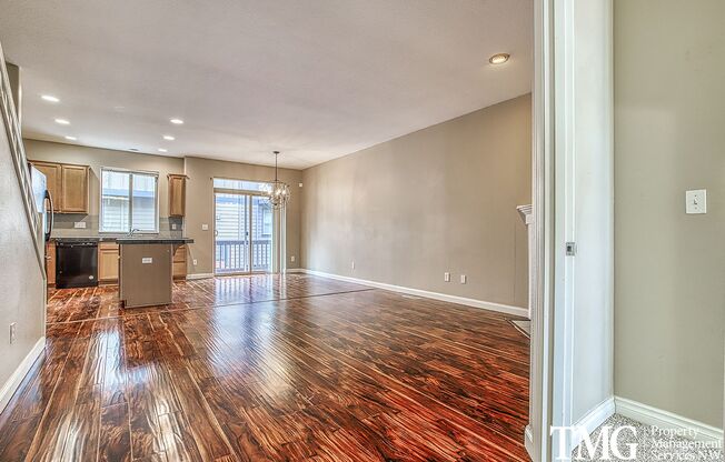 Wonderful 4 bed 2.5 Bath Townhome in Hillsboro