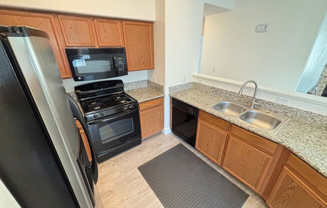 3 beds, 2 baths, $1,495, Unit UNIT 2208