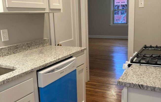 1 bed, 1 bath, 560 sqft, $1,095, Unit 3409-82