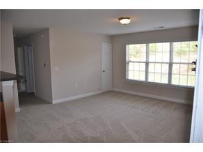 2 beds, 2 baths, $1,300