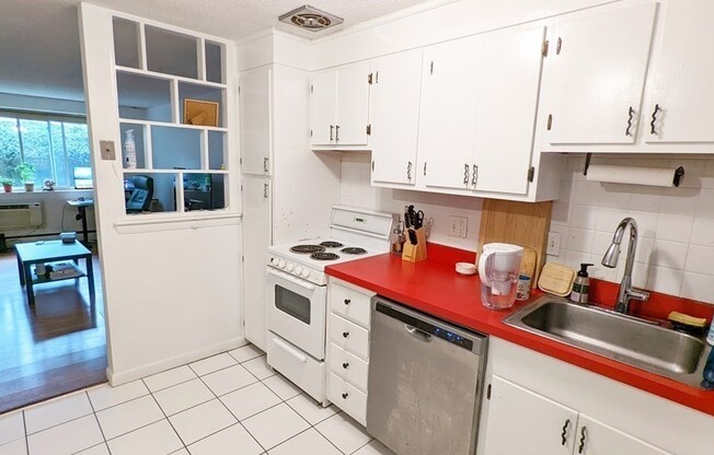 1 bed, 1 bath, 733 sqft, $2,750, Unit 114