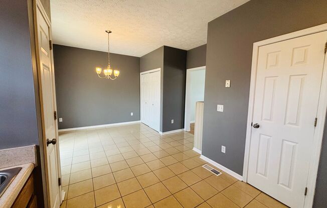 Conveniently located 2 Bedroom, 1.5 Bath Townhouse