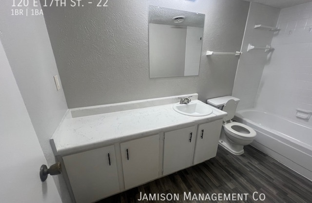 120 E 17 ST