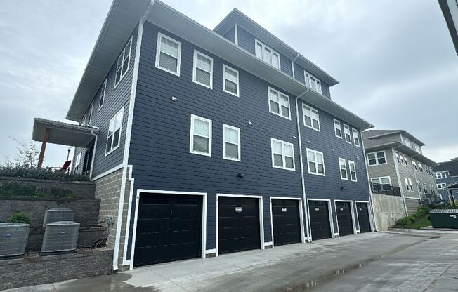 2 beds, 2 baths, 1,188 sqft, $1,795, Unit 10119 S 131st Street Unit 204 B1188 S10