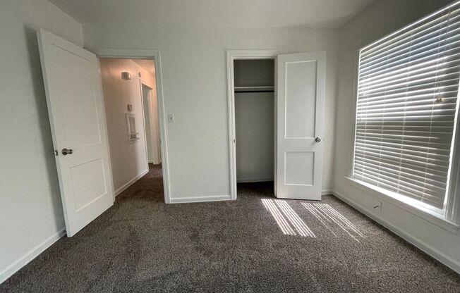 2 beds, 1 bath, $950