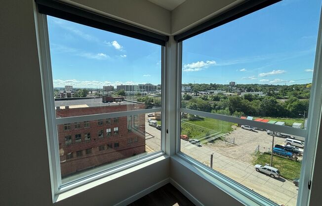 2 beds, 2 baths, 915 sqft, $1,845, Unit 401 - B1182 Corner Unit