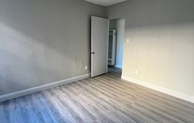 2 beds, 1 bath, $2,450, Unit 03