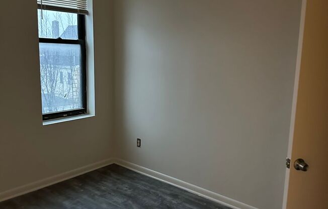 2 beds, 1 bath, $995, Unit Apt. 2