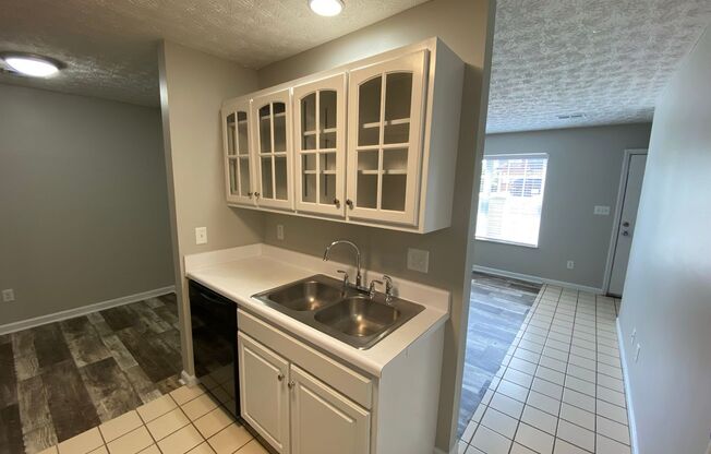 2 beds, 2.5 baths, 1,350 sqft, $1,695, Unit 23