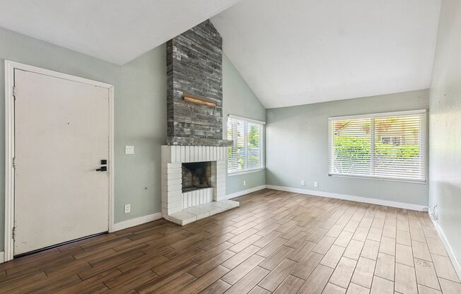 Spacious 3 Bed 2 Bath Townhome in Villa Portofino!
