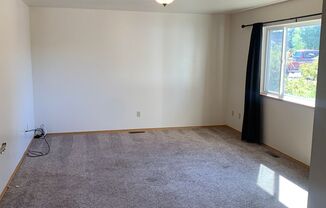 3 beds, 1 bath, $1,600