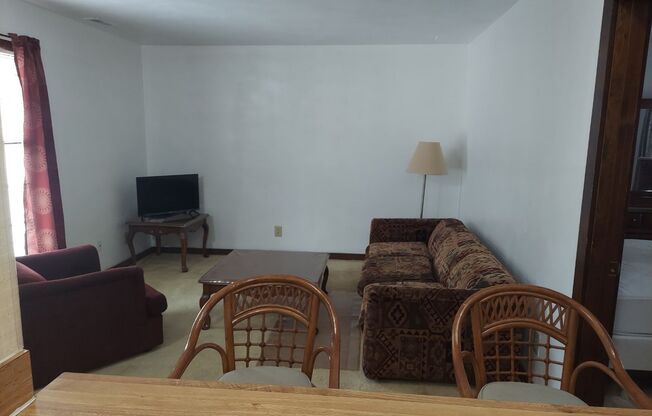 1 bed, 1 bath, $1,200