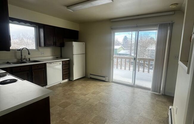 2 beds, 1.5 baths, $1,675, Unit 308 N 19th Ave