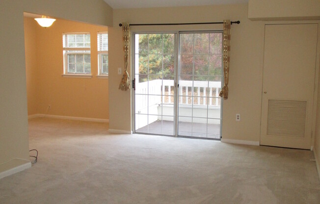 Top Floor 2BR/2BA Fully Updated Condo in Ellicott City!