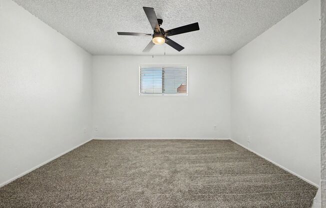 2 beds, 2 baths, 992 sqft, $1,595, Unit 24