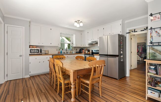 Charming and Private 4bd/2ba Home in Durham's Hope Valley!