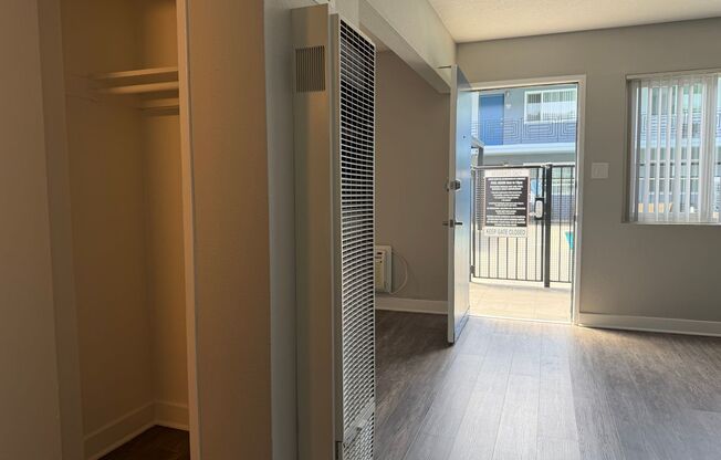 2 beds, 1.5 baths, 1,050 sqft, $3,150, Unit 1732-7