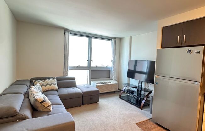 1 bed, 1 bath, $2,500, Unit UNIT # 2103