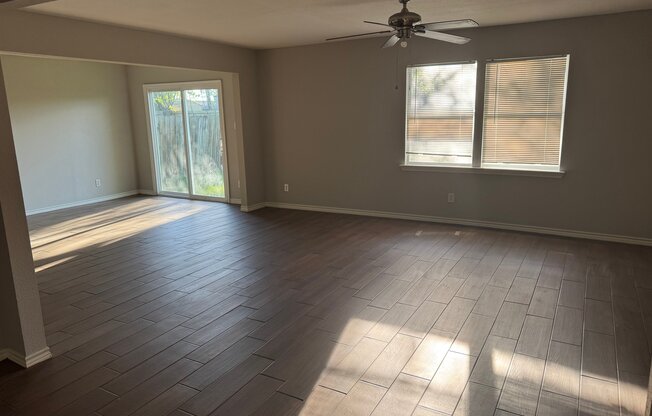 1609 CAMILLE ST