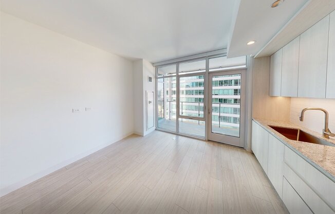 332 N UN AVE