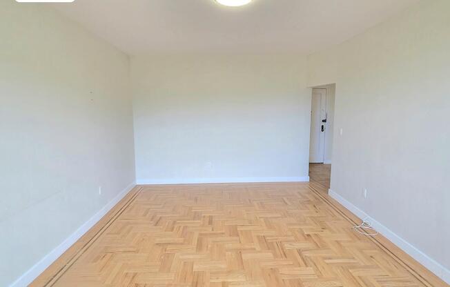 3 beds, 1.5 baths, 1,100 sqft, $4,587, Unit 52A
