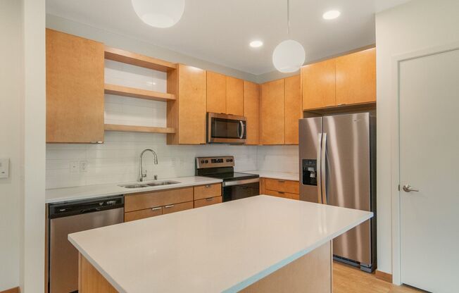 2 beds, 2 baths, 816 sqft, $1,360, Unit A320