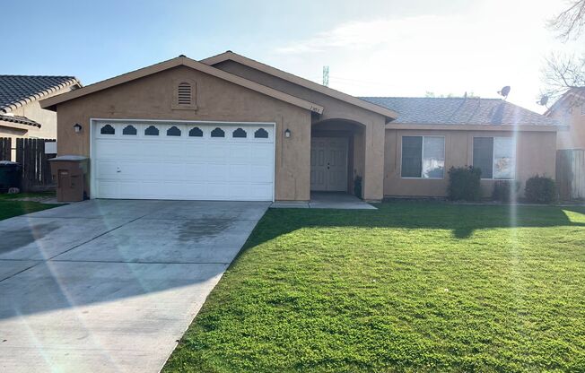 Three Bedroom Home in South Bakersfield!