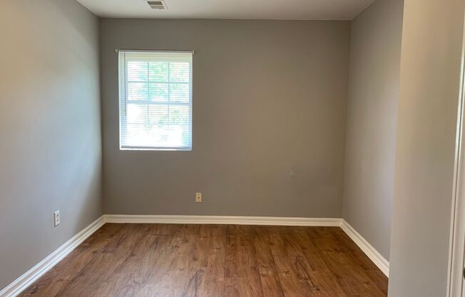 Newly Renovated One Bedroom Duplex