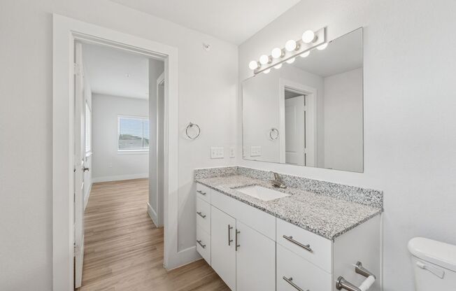 3 beds, 2 baths, 1,134 sqft, $1,595, Unit 914