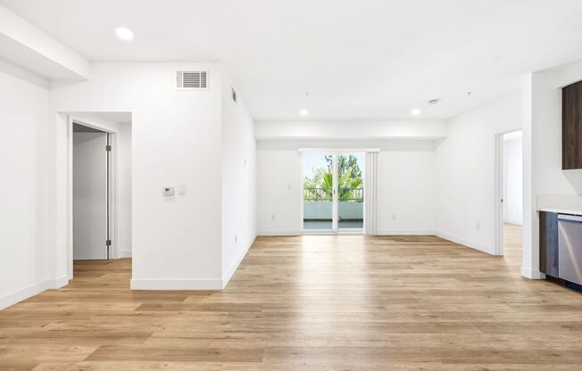 2 beds, 2 baths, 1,037 sqft, $2,950, Unit 401