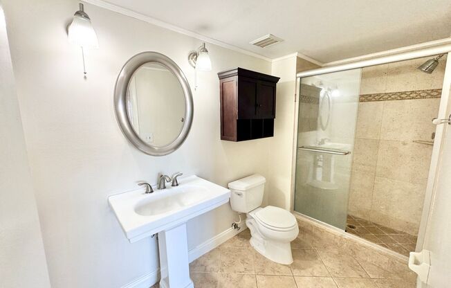 2 beds, 2.5 baths, $2,495, Unit #E