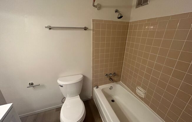 1 bed, 1 bath, $995, Unit 234