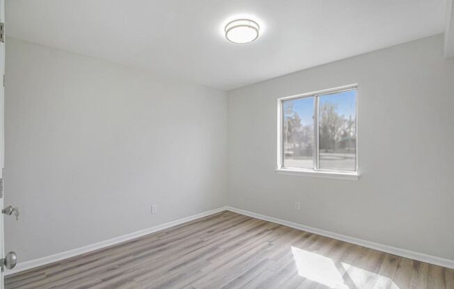 2 beds, 1 bath, 1,295 sqft, $1,400, Unit 4240 Norman Drive SE Apt 2