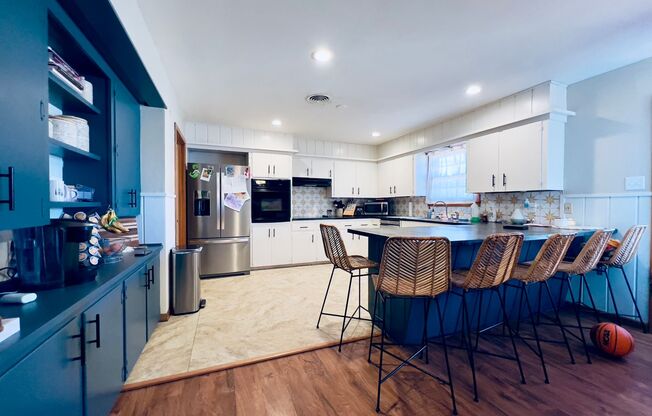 PRE-LEASING FOR SUMMER: Check out this Modern Chic 3/2/2 Coming Available this Summer