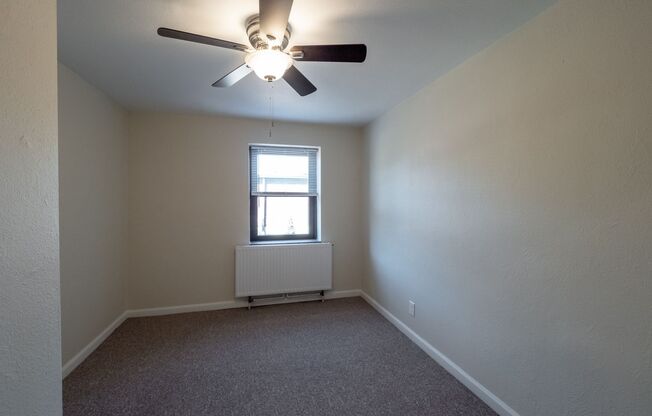 2 beds, 1 bath, 840 sqft, $1,040, Unit 106