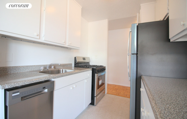 1 bed, 1 bath, $4,400, Unit 22C
