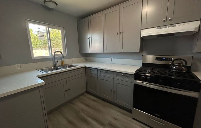 2 beds, 1 bath, $2,100