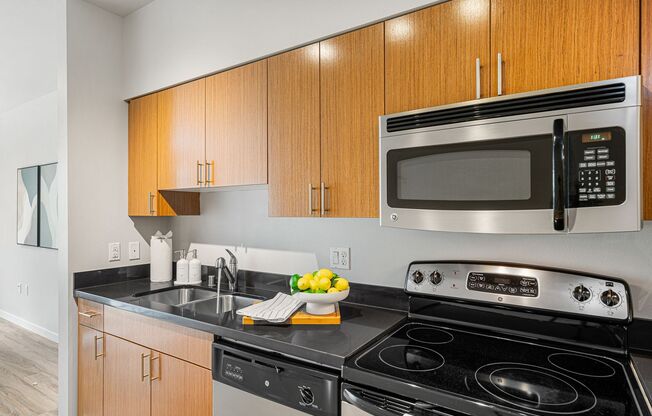 Studio, 1 bath, 565 sqft, $1,995, Unit A517